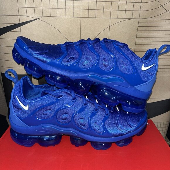 Athletic_Shoes